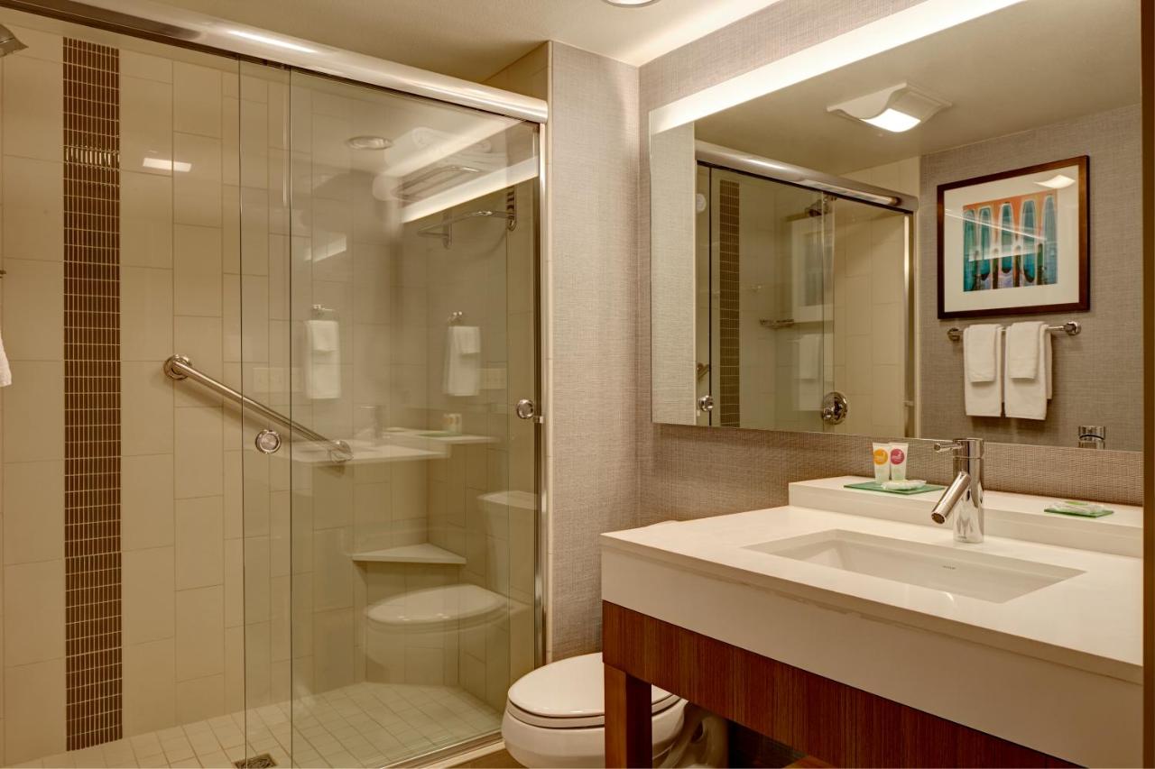 2 Queen Guestroom , Sofabed at Hyatt Place West Des Moines Jordan Creek