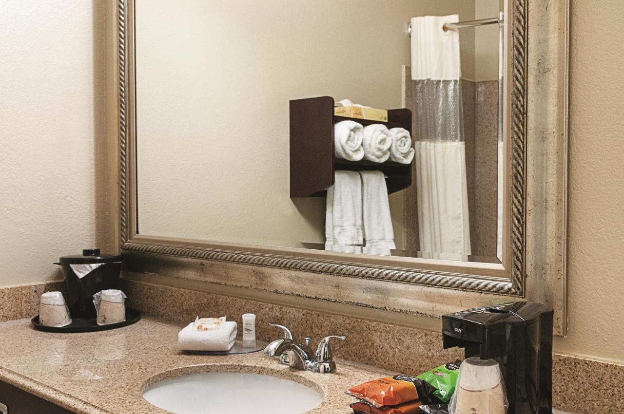 King Room with Sofa Bed at La Quinta Inn & Suites by Wyndham Houma