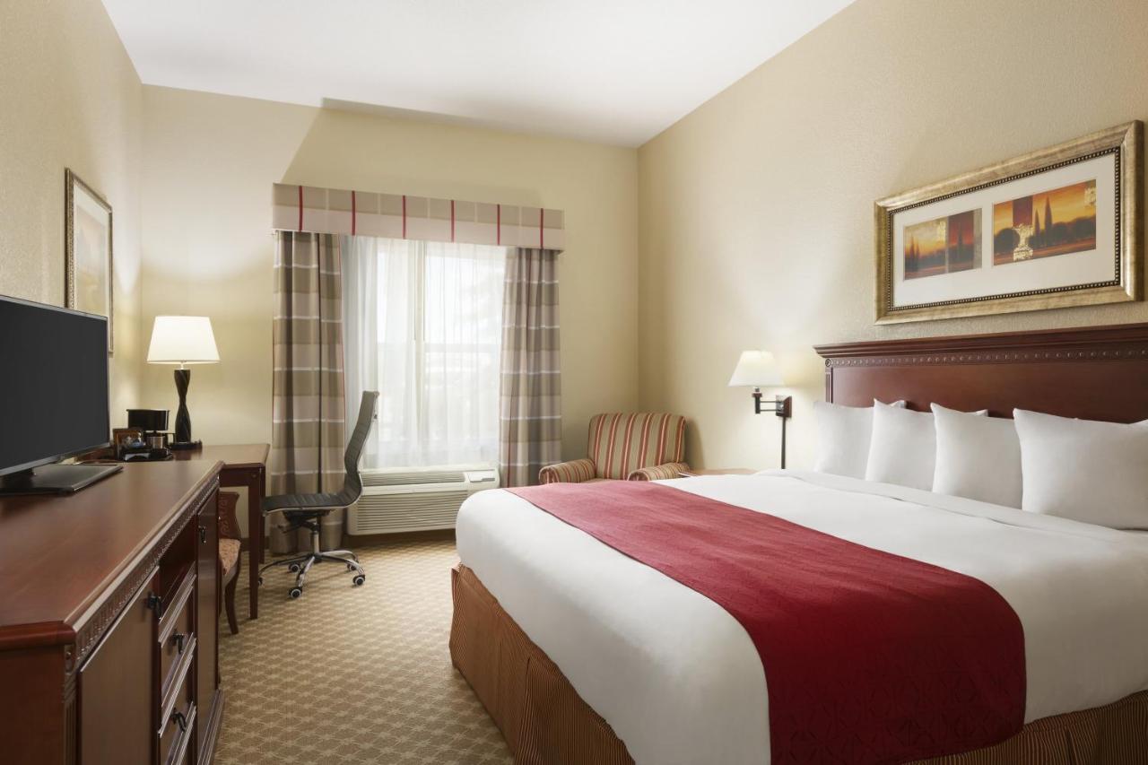 One-Bedroom Suite with Sofa Bed at Country Inn & Suites by Radisson, Macon North, GA