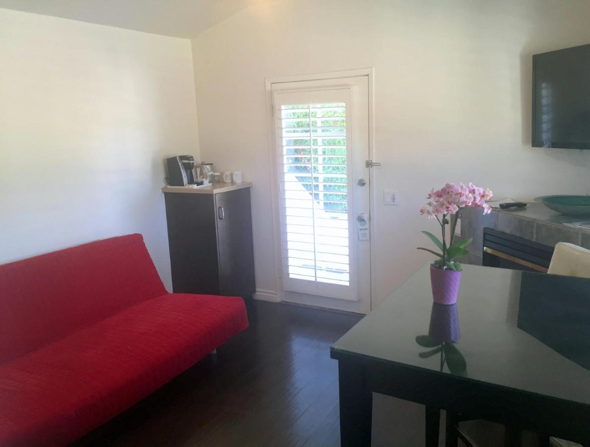 One-Bedroom Suite with Sofa Bed at Malibu Country Inn