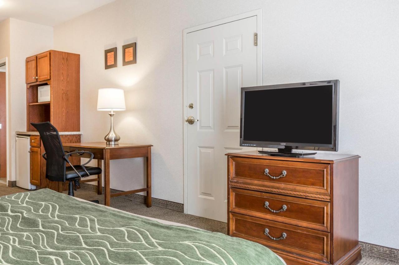 King Room with Sofa Bed - Non-Smoking at Comfort Inn & Suites South Burlington near University