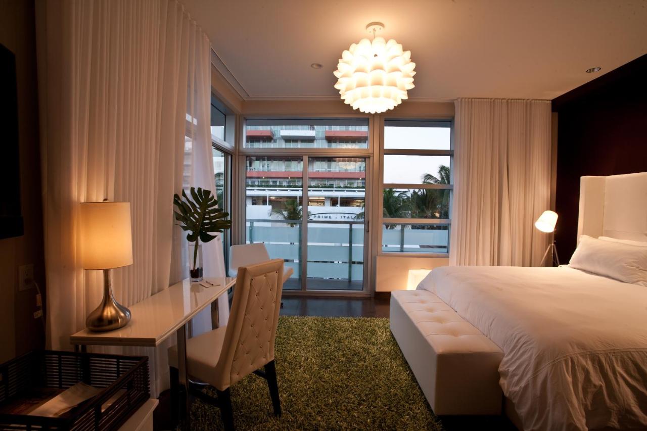 Prime King Balcony Room at Prime Hotel
