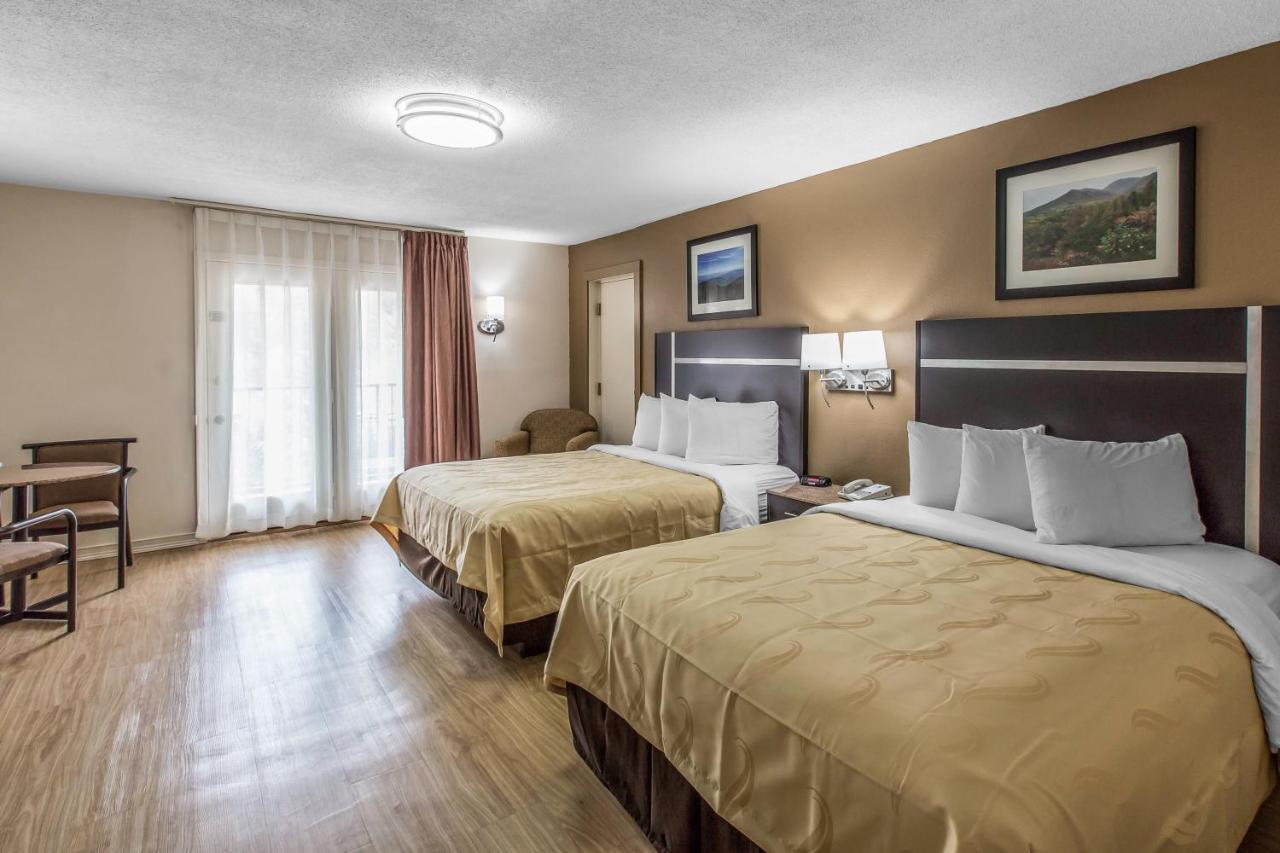 Standard Queen Room with Two Queen Beds and Balcony at Quality Inn & Suites Gatlinburg North