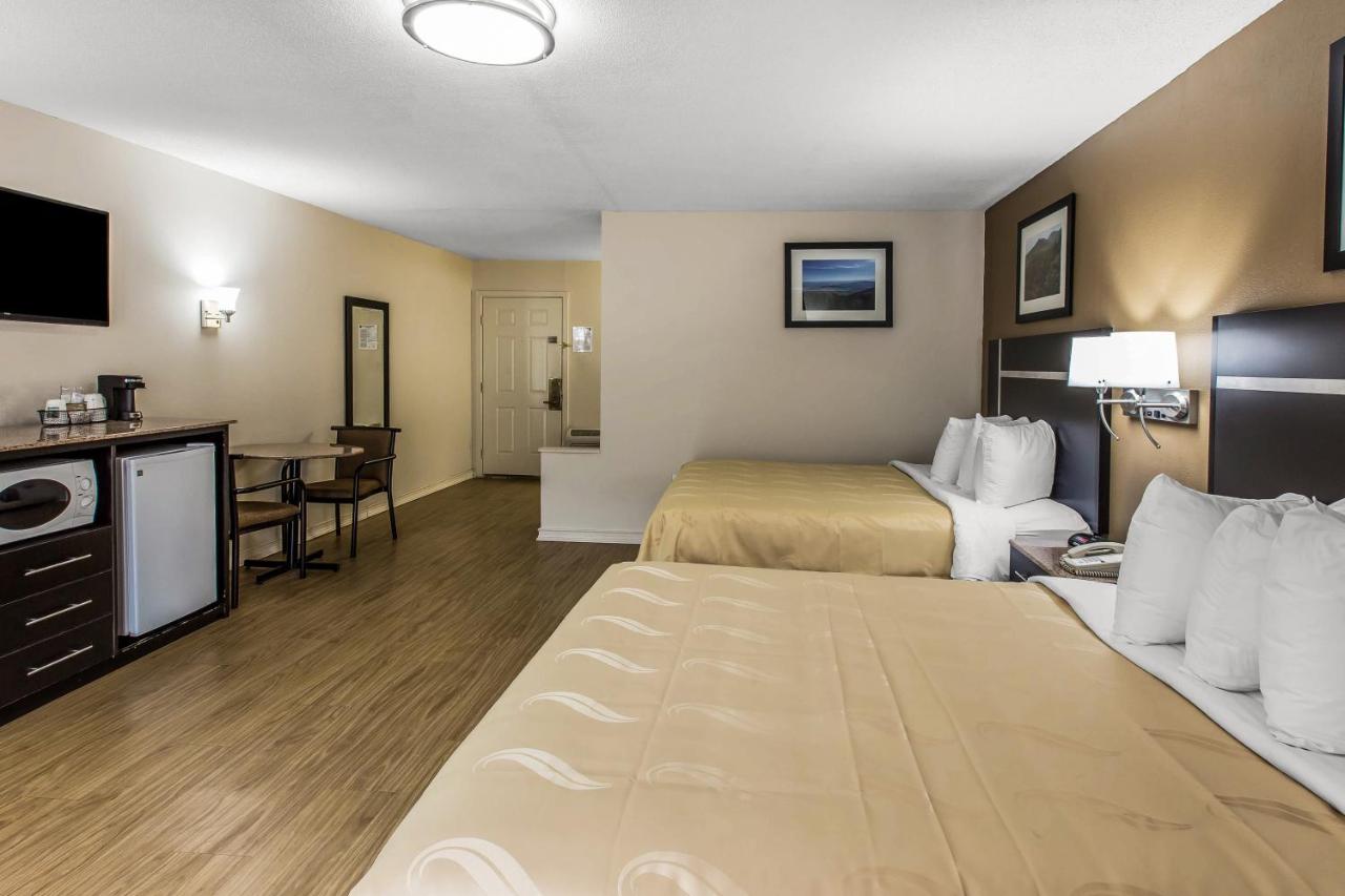 Standard Queen Room with Two Queen Beds and Balcony at Quality Inn & Suites Gatlinburg North