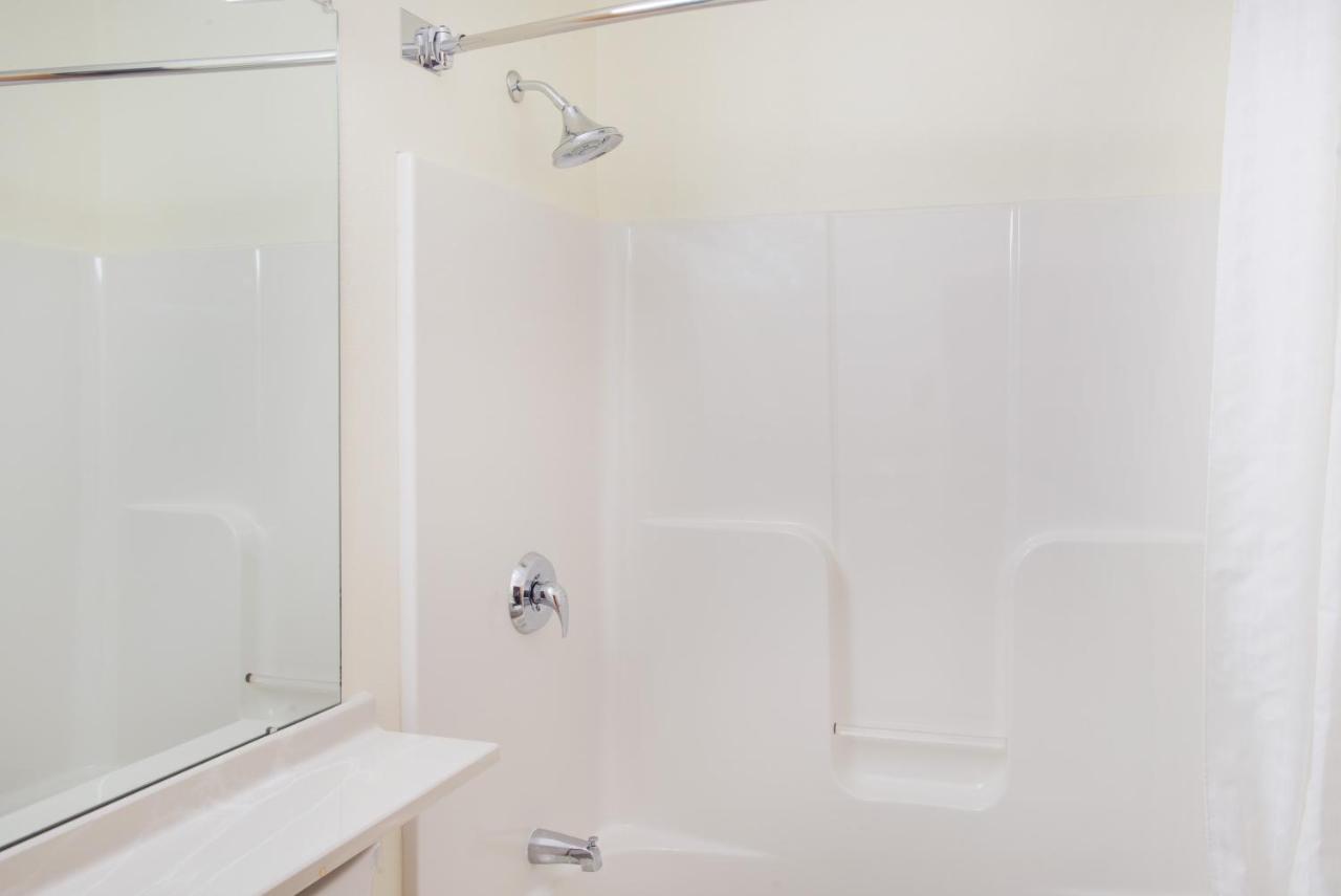 Queen Room - Non-Smoking at Microtel Inn & Suites by Wyndham Plattsburgh