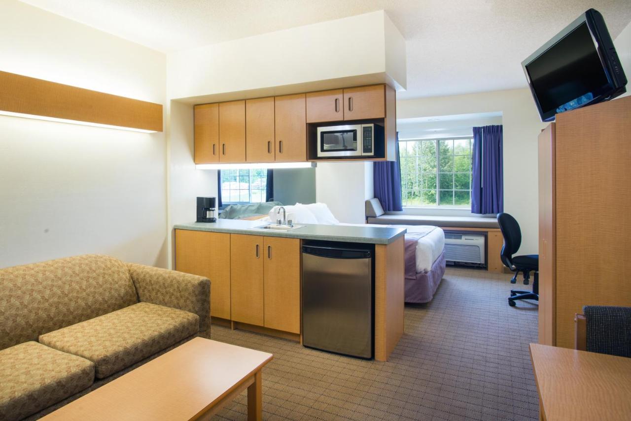 Queen Studio Suite - Non-Smoking at Microtel Inn & Suites by Wyndham Plattsburgh
