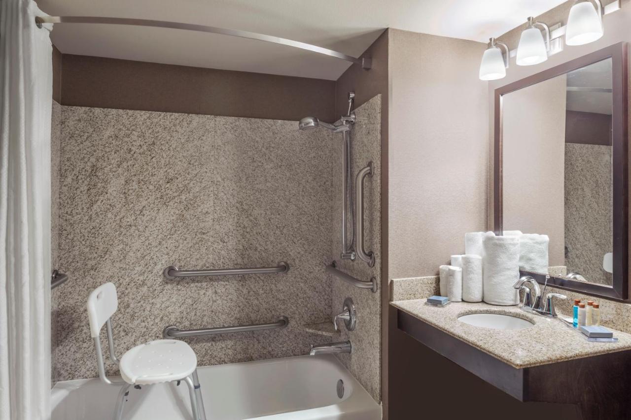 King Room - Disability Access/Non-Smoking at Wingate by Wyndham St. George