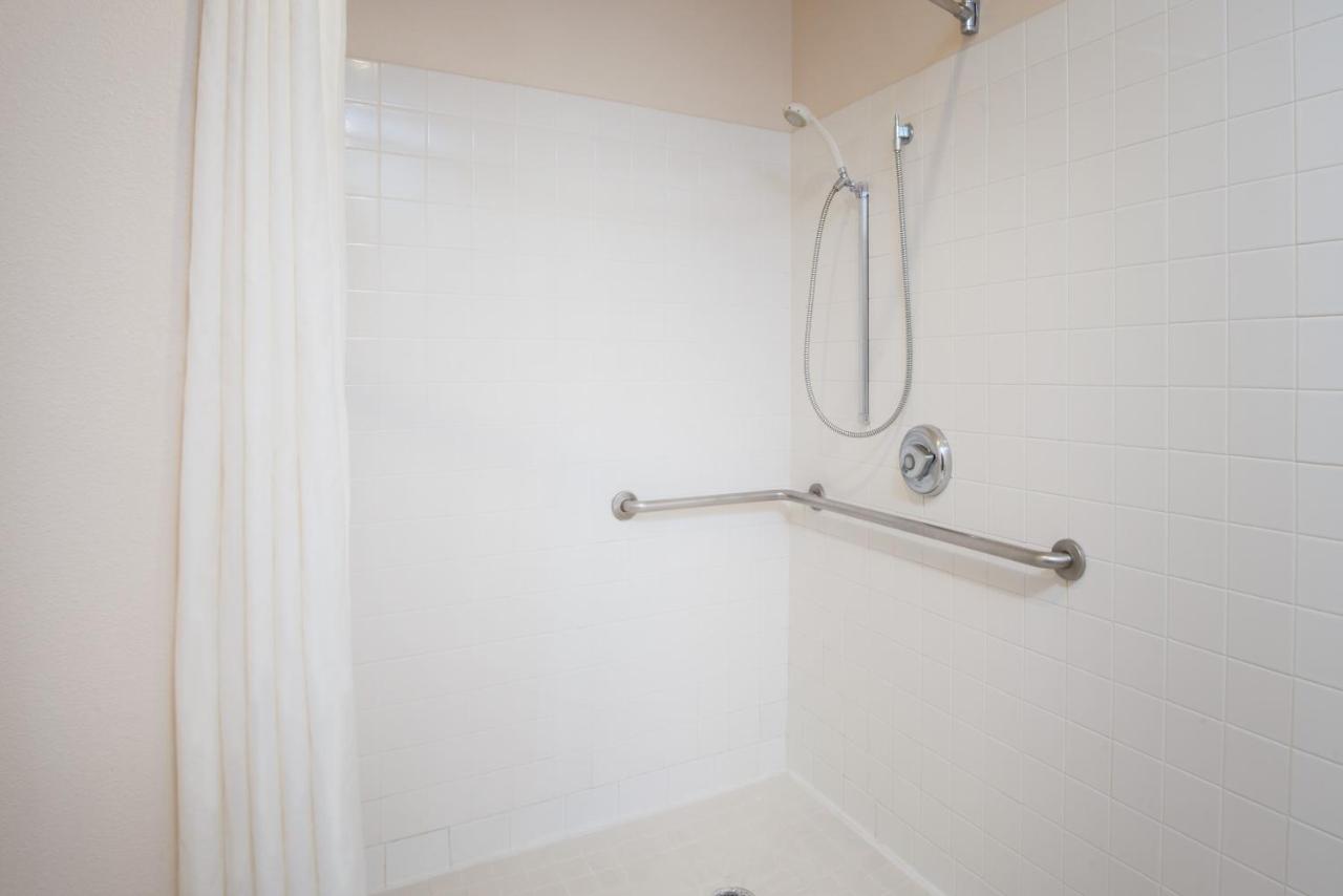 Queen Room - Disability Access - Non-Smoking at Hawthorn Suites by Wyndham Albuquerque