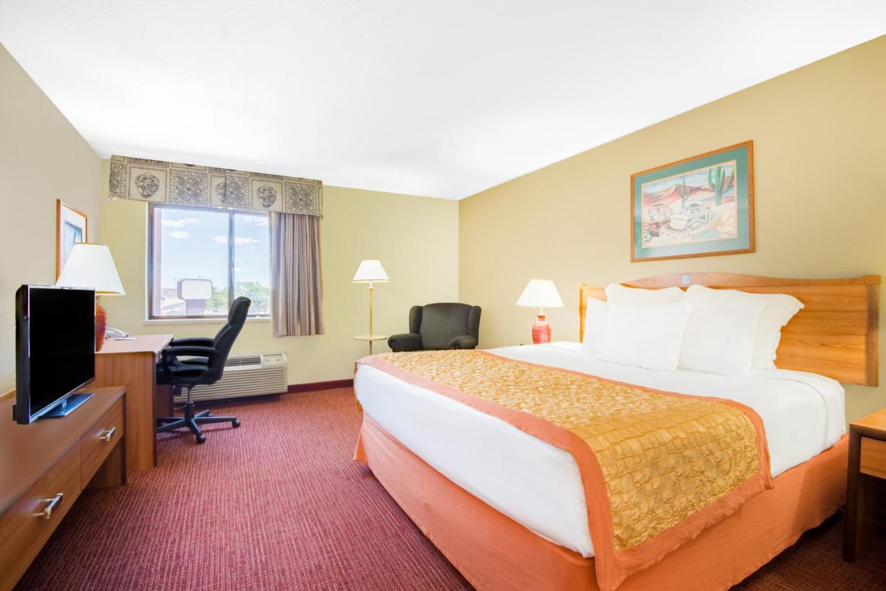 King Room -Smoking at Hawthorn Suites by Wyndham Albuquerque