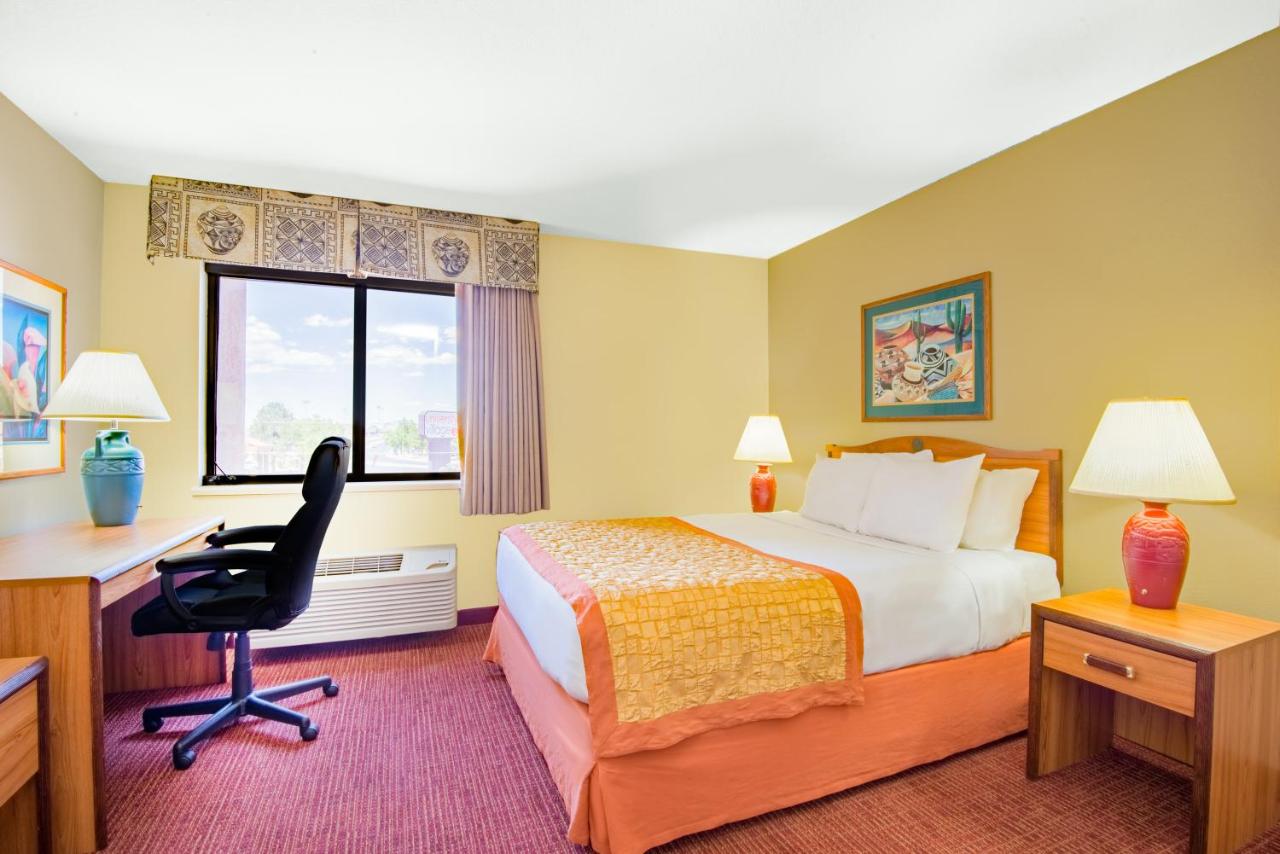 Queen Room - Disability Access - Non-Smoking at Hawthorn Suites by Wyndham Albuquerque