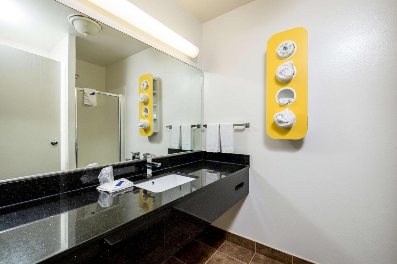 Queen Room with Two Queen Beds - Non-Smoking at Motel 6 Waterloo, IA