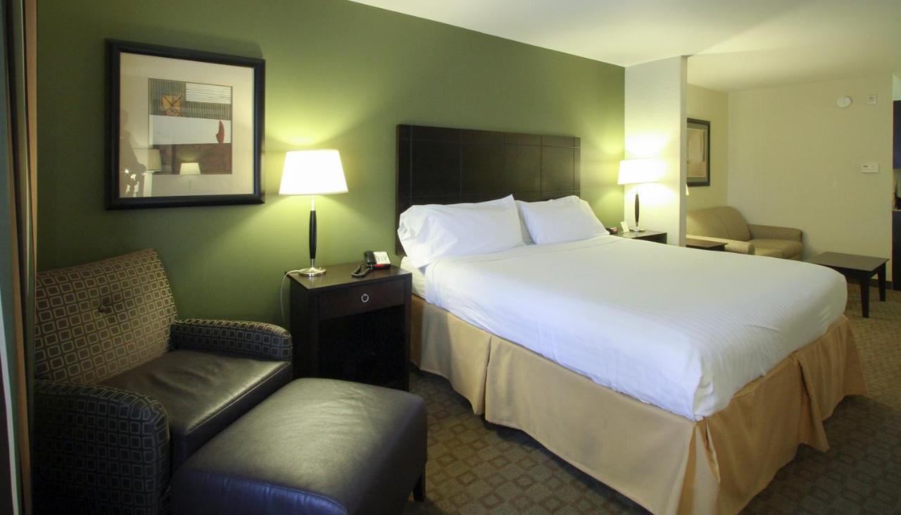 King Suite at GreenTree Inn & Suites Florence