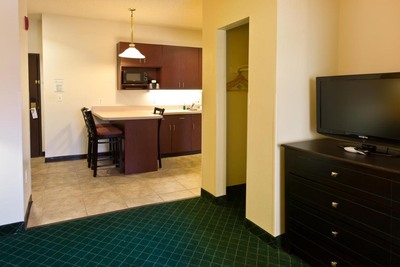 Queen Suite with Sofa Bed at Landmark Inn Fort Irwin