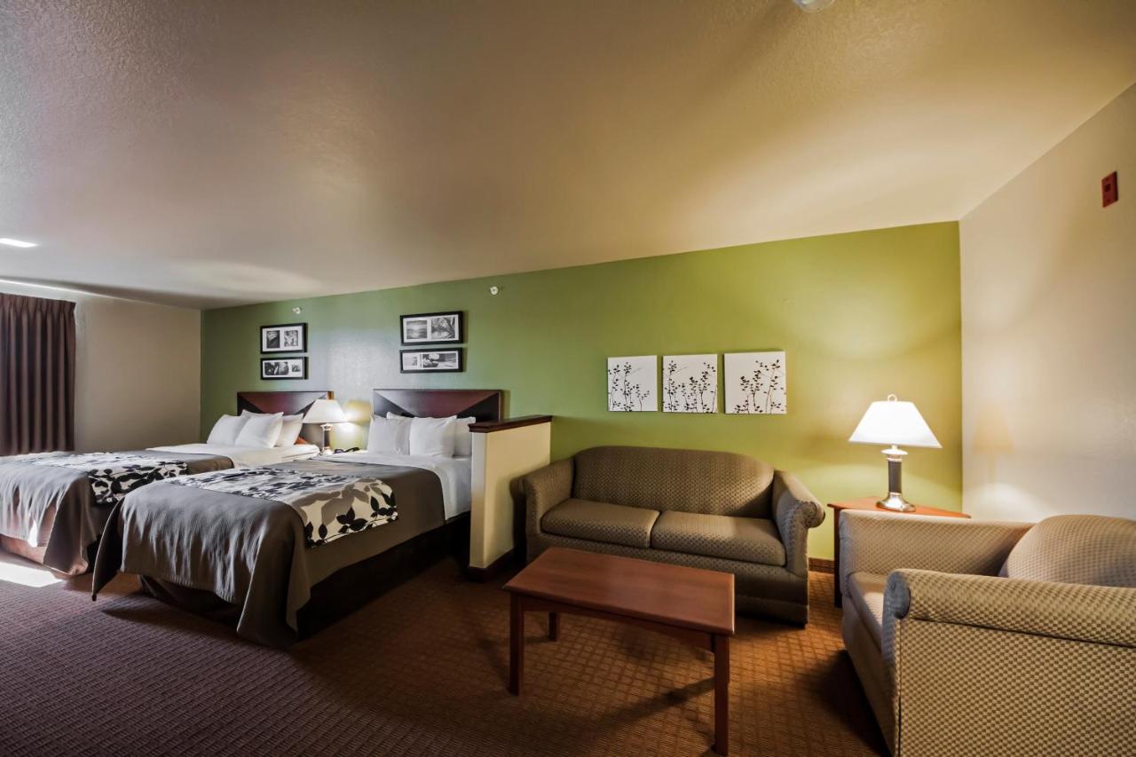 Queen Suite with Two Queen Beds at Sleep Inn & Suites Shamrock