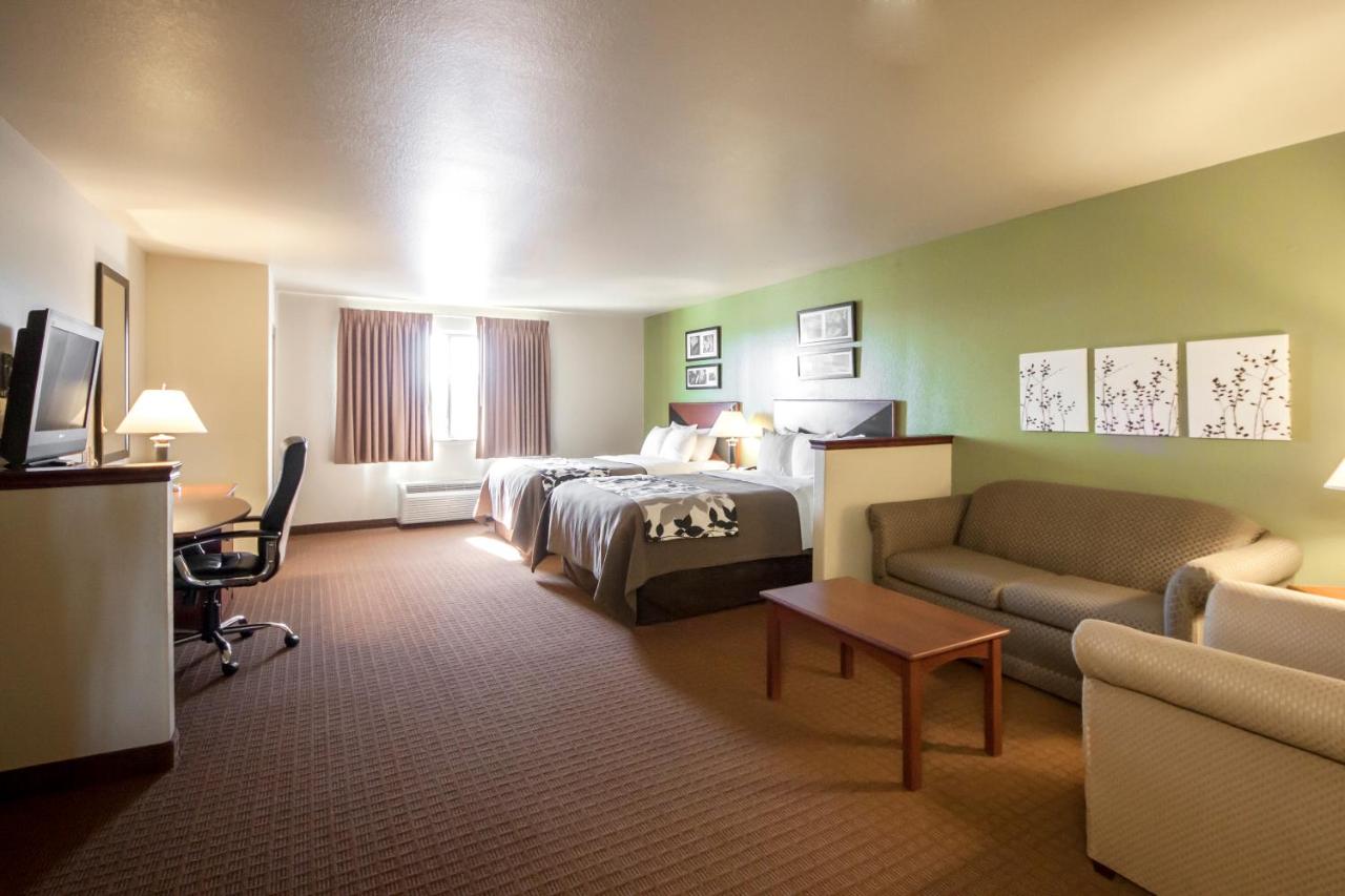 Queen Suite with Two Queen Beds at Sleep Inn & Suites Shamrock