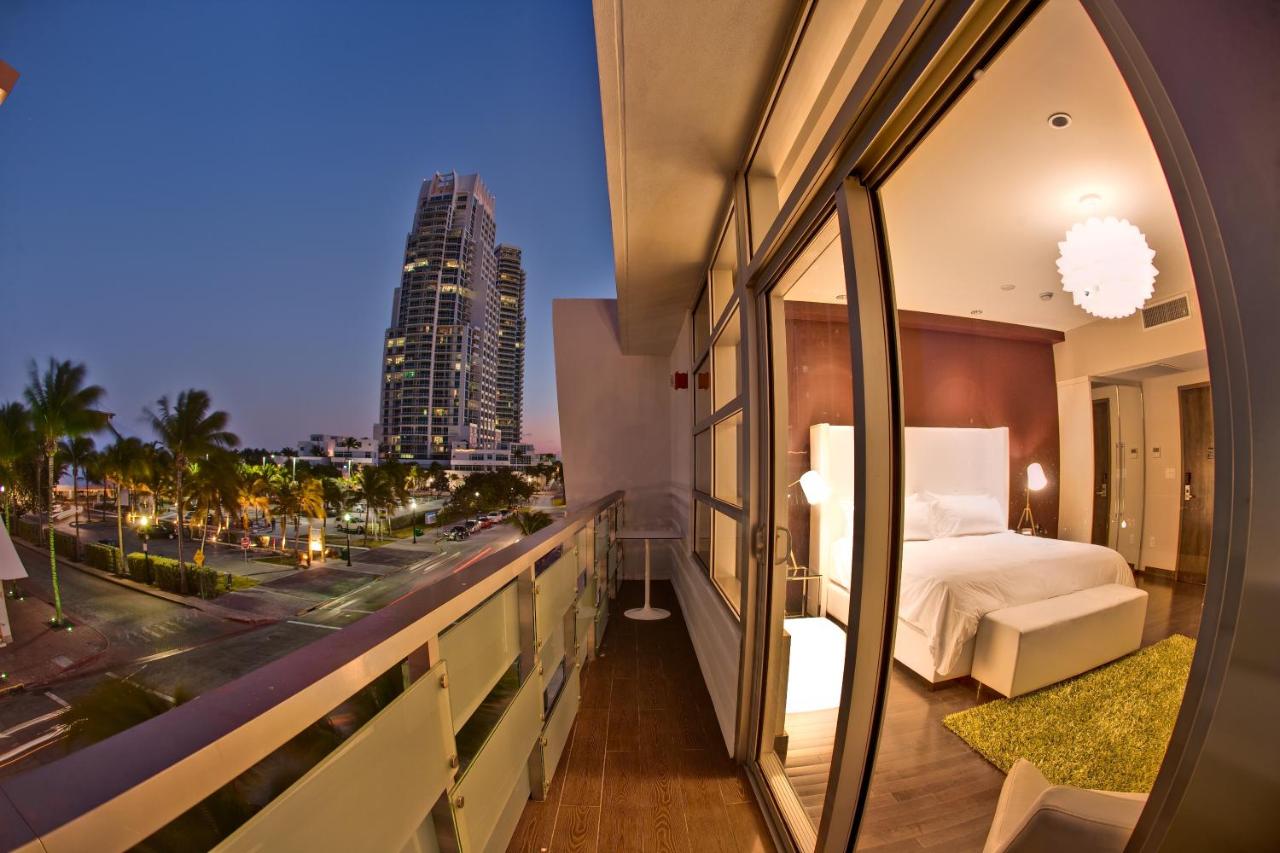 Prime King Balcony Room at Prime Hotel