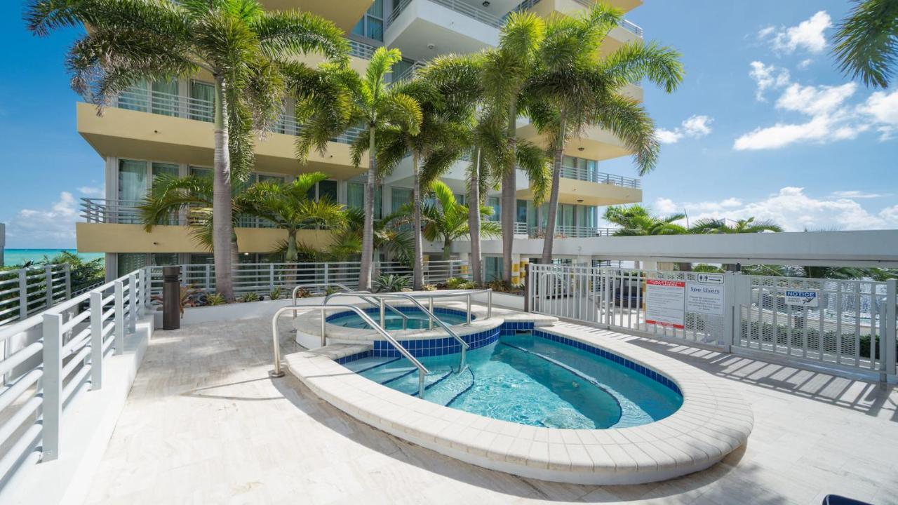 Apartment with Balcony at Hilton Bentley Miami/South Beach