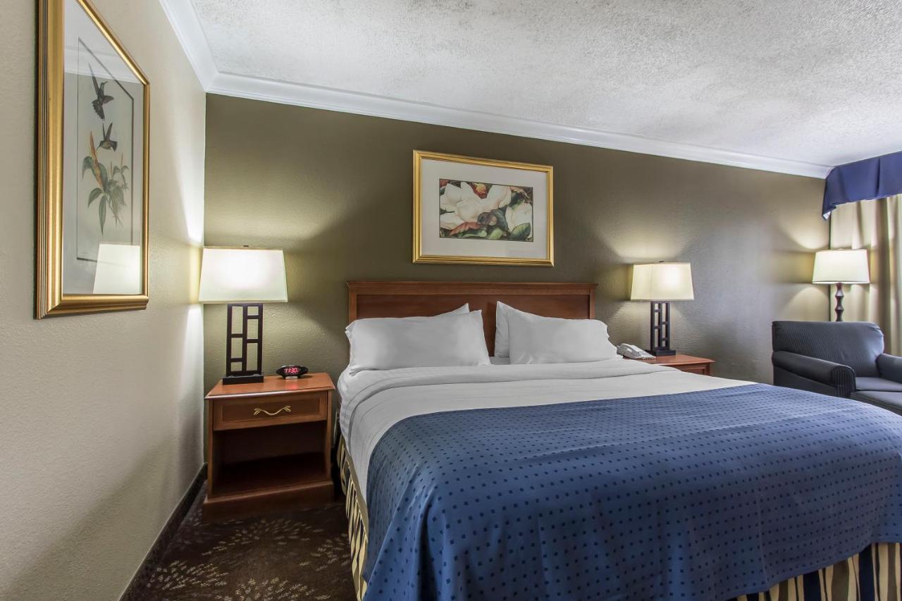 King Room at Clarion Inn Morgan City