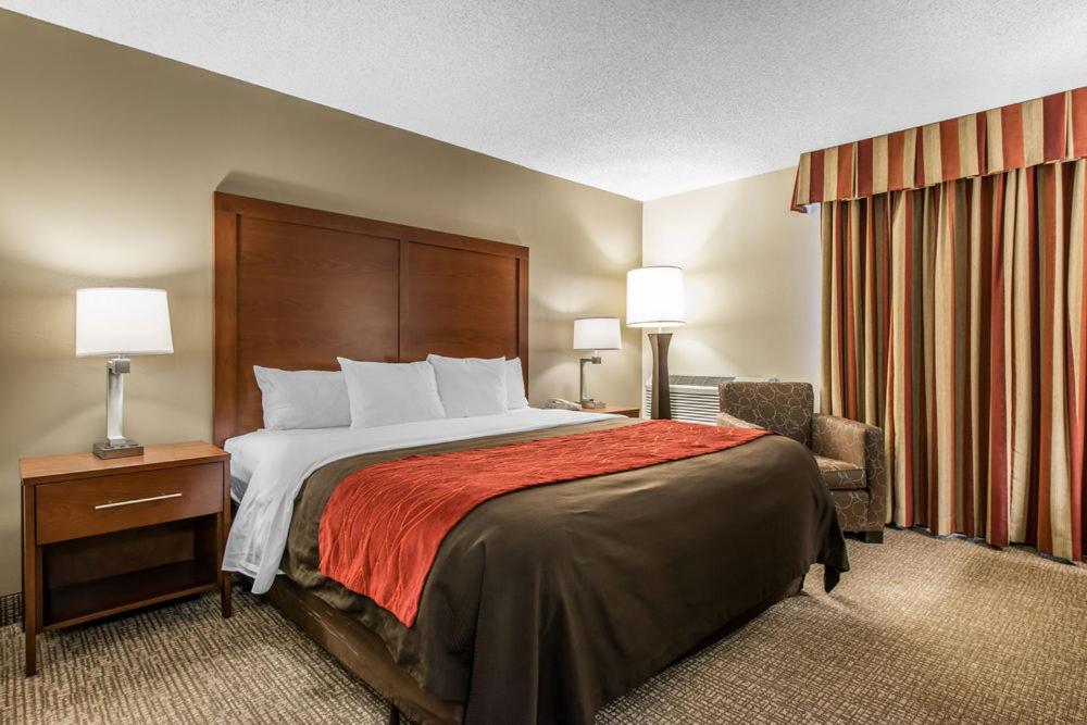 King Room - Non-Smoking at Budget Inn - Denver East