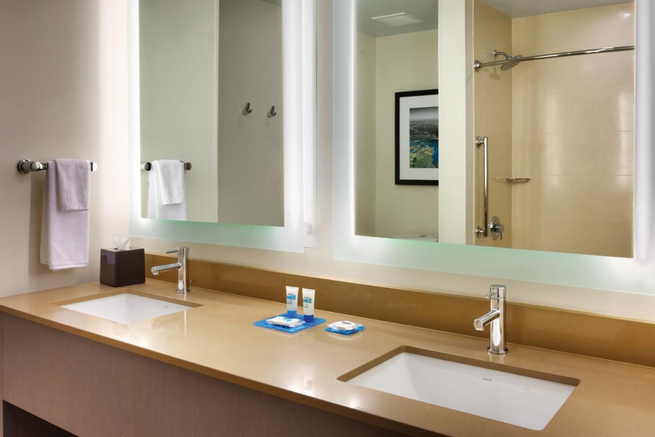 Queen Suite at Hyatt House at Anaheim Resort/Convention Center