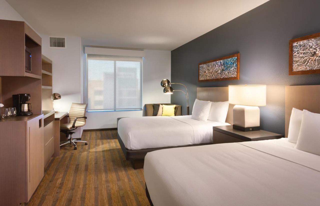 Queen Room with Tub - Disability Access at Hyatt House at Anaheim Resort/Convention Center