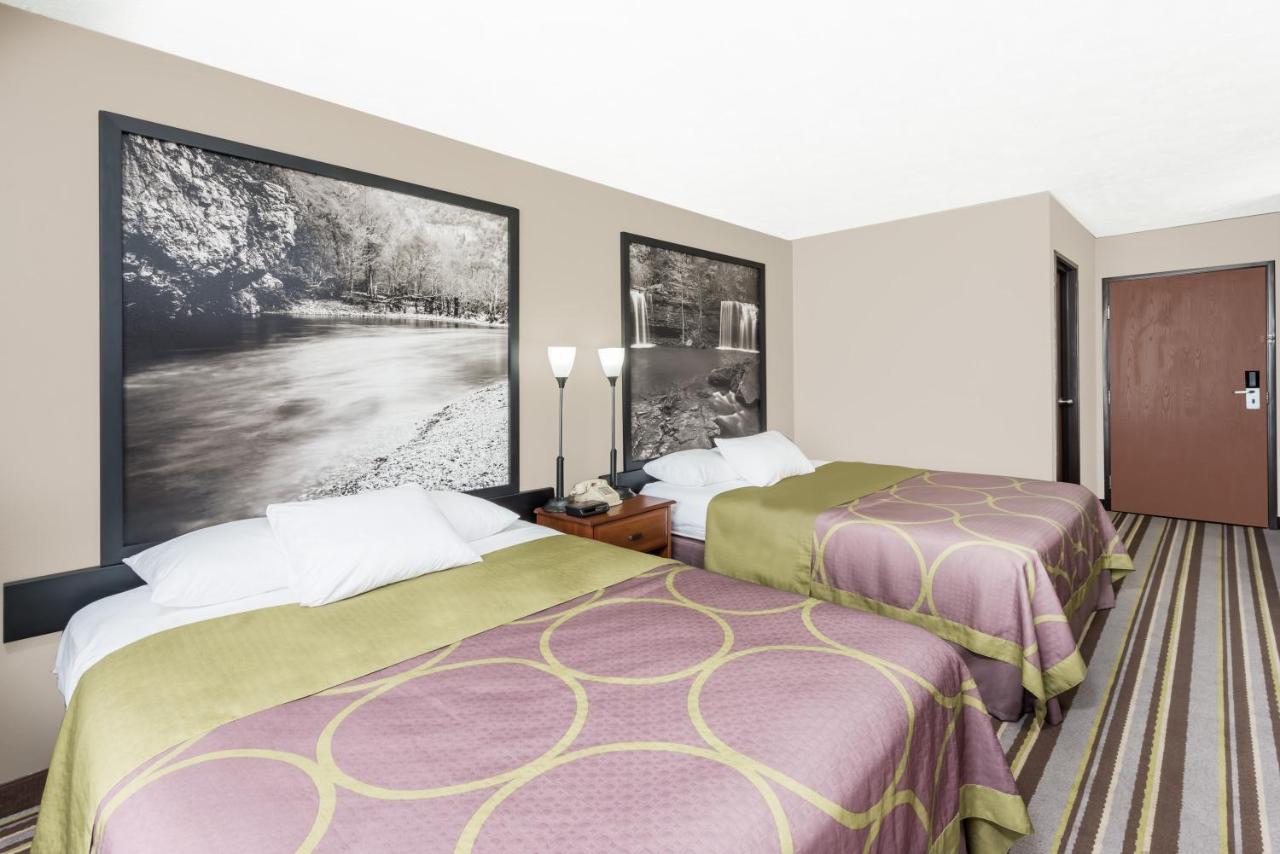 Queen Room with Two Queen Beds - Non-Smoking at Super 8 by Wyndham Bolivar