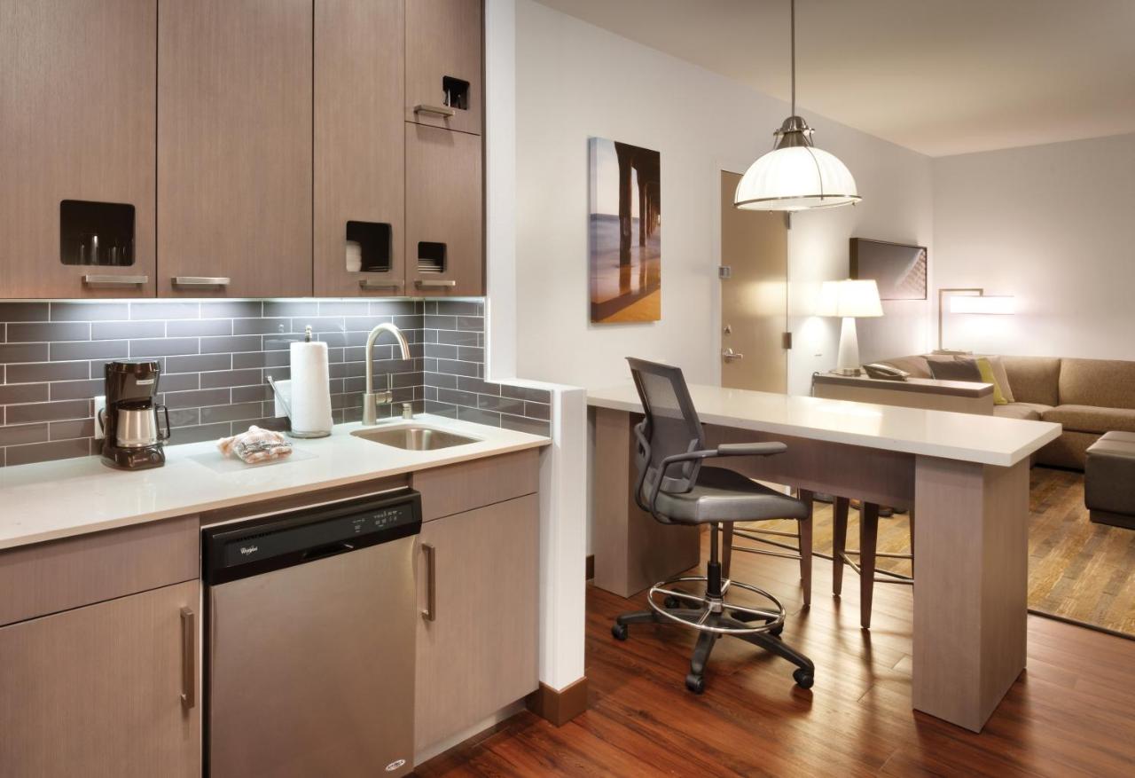 One-Bedroom Queen Suite with Sofa Bed at Hyatt House at Anaheim Resort/Convention Center