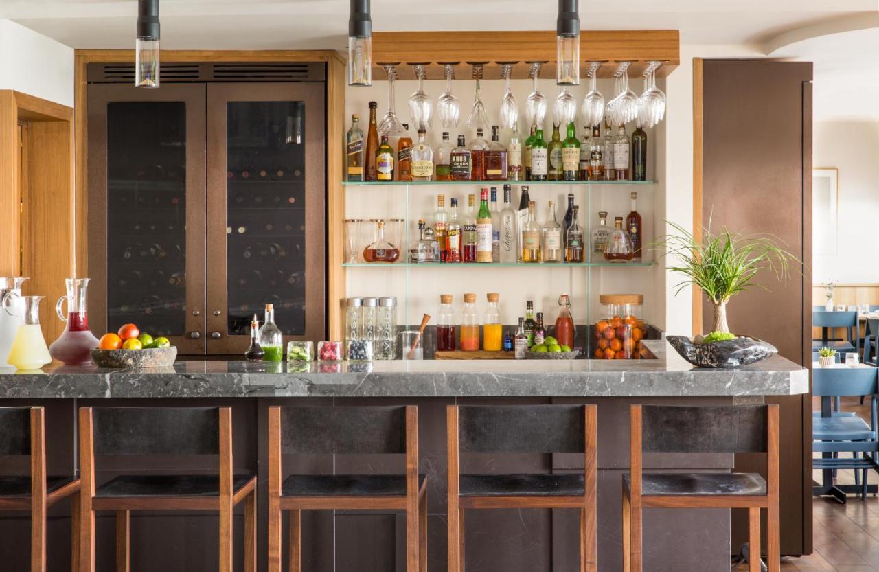 | Malibu Beach Inn