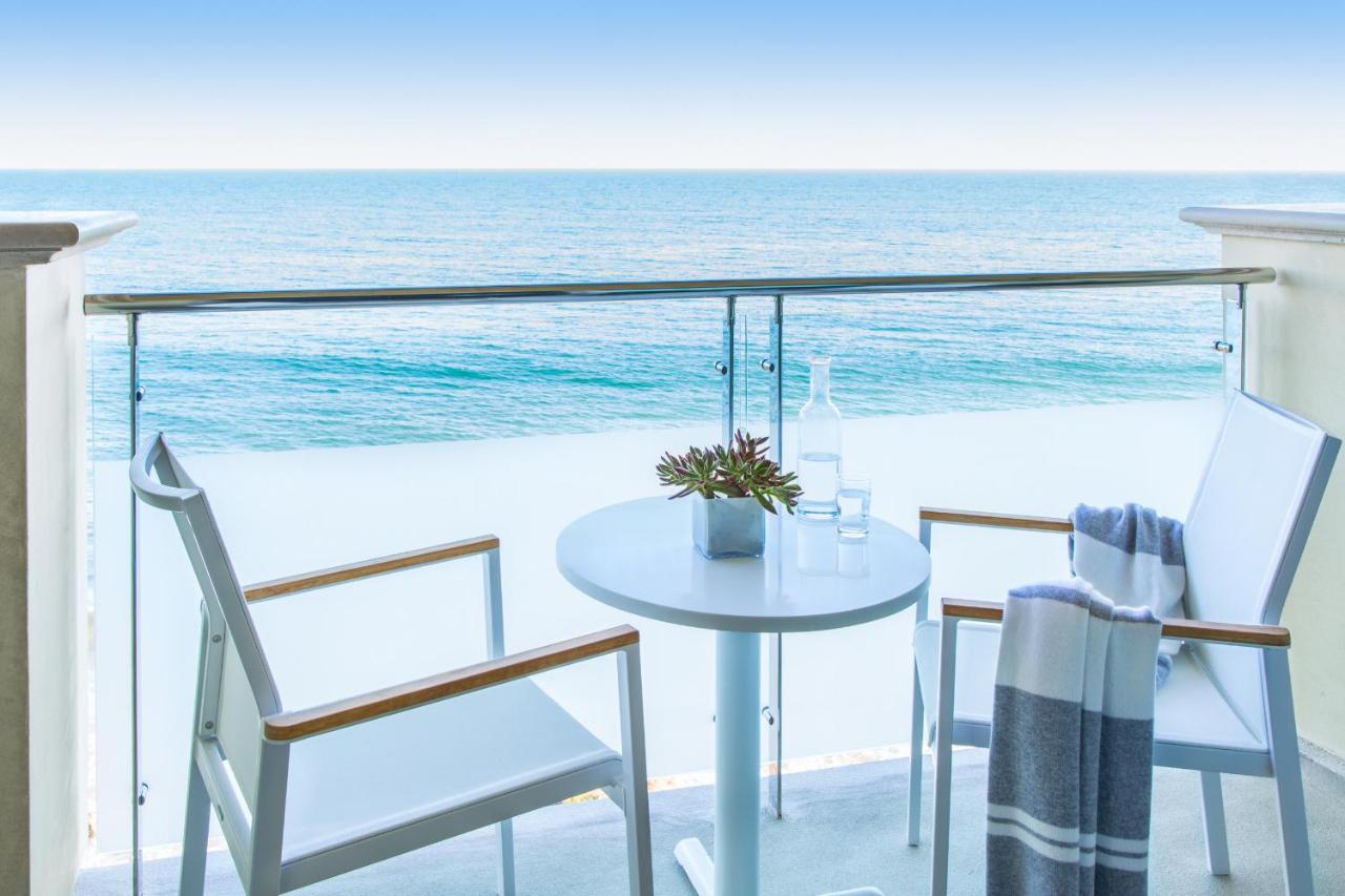 | Malibu Beach Inn