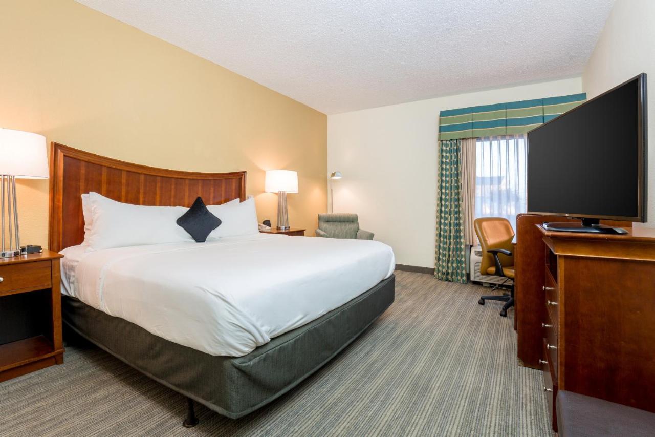 King Room - Smoking  at Red Lion Inn & Suites Hattiesburg