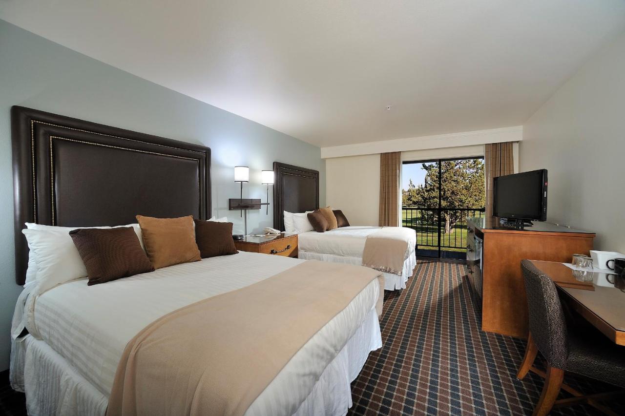 Queen Room with Two Queen Beds at The Lodge at Eagle Crest Resort