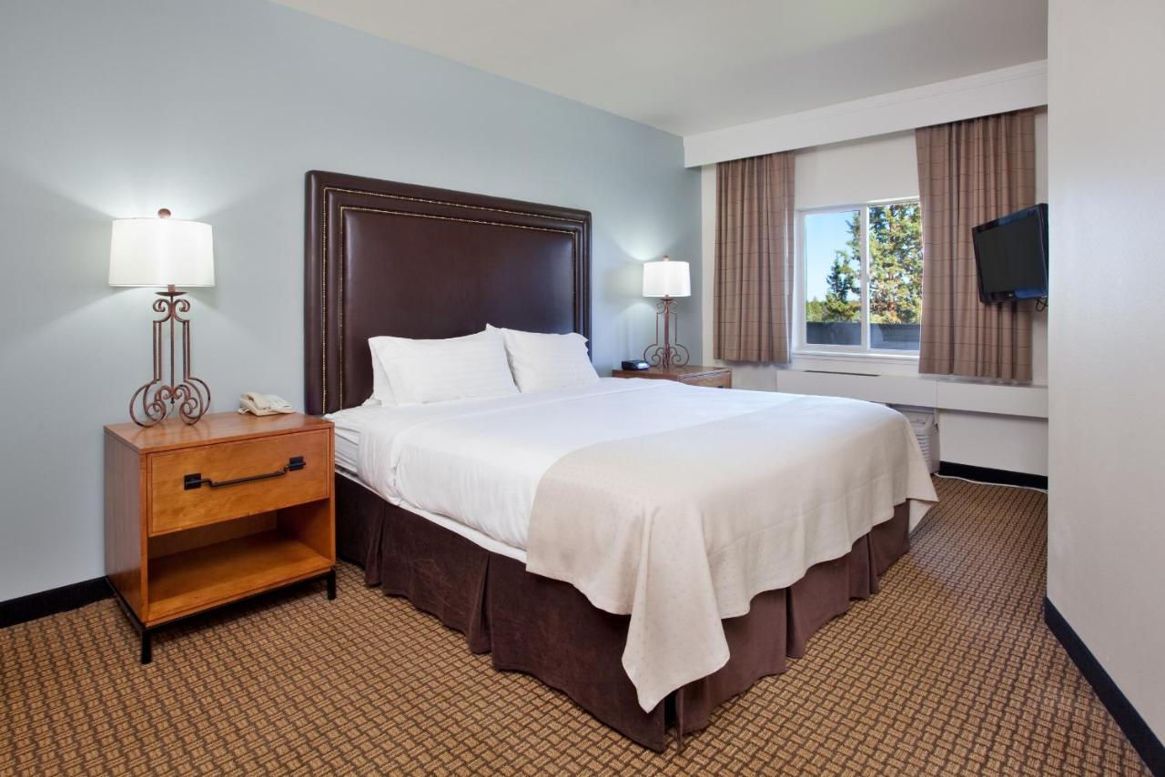 King Room - Disability Access at The Lodge at Eagle Crest Resort