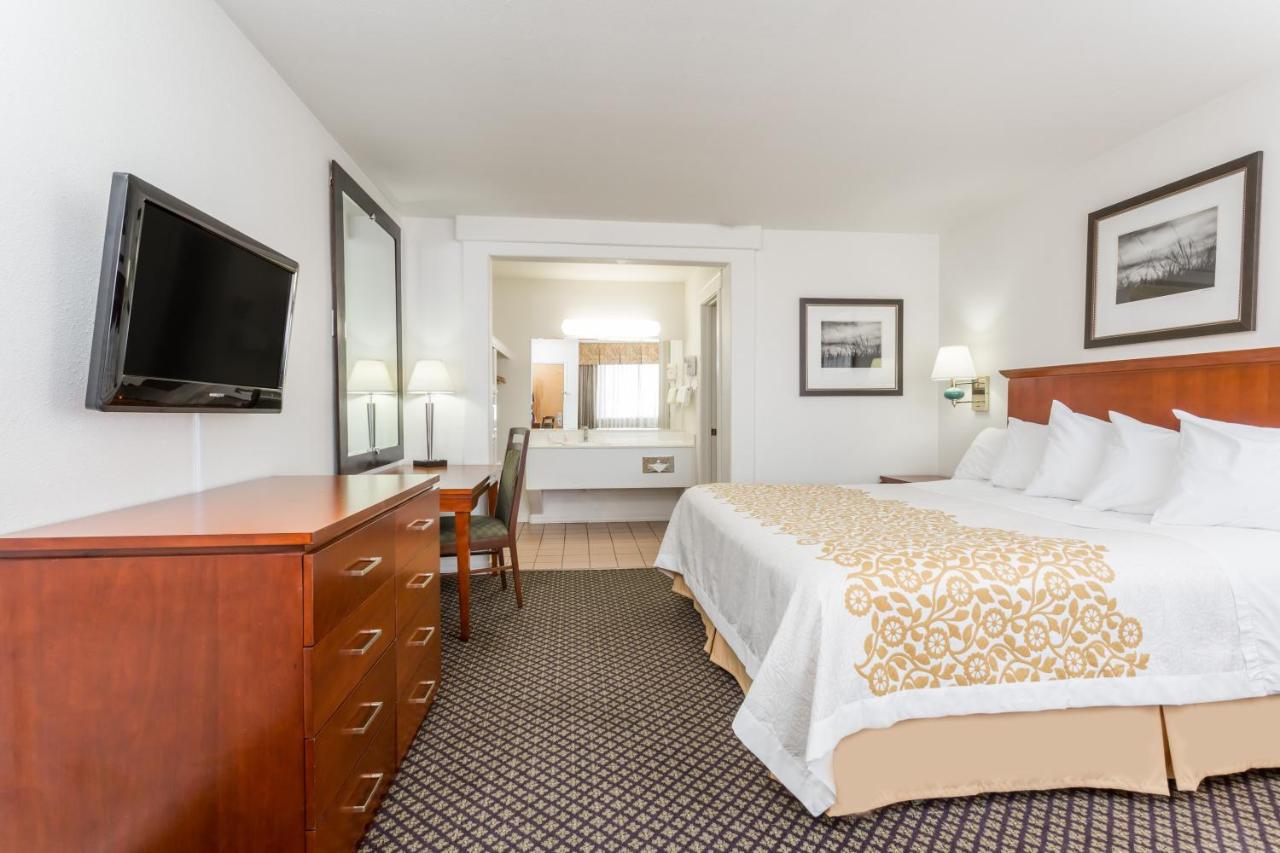 King Room - Non-Smoking at Days Inn by Wyndham Kimball