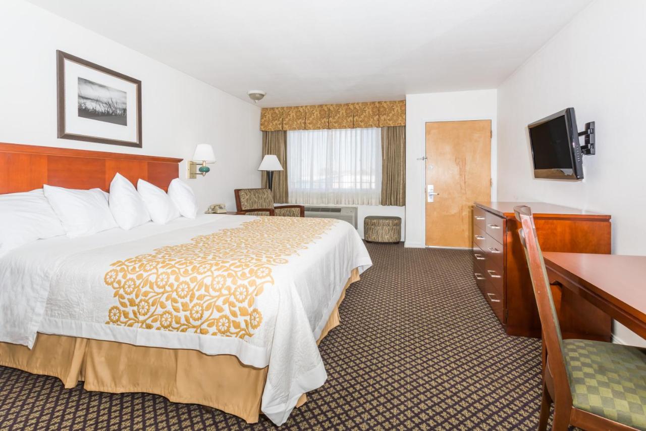 King Room - Non-Smoking at Days Inn by Wyndham Kimball