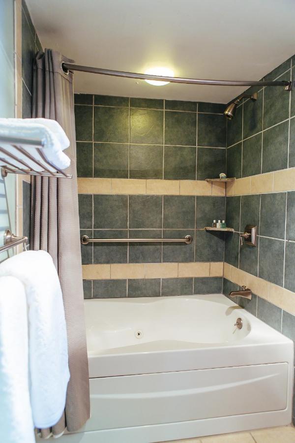 Two-Bedroom Suite at Newport Bay Club and Hotel