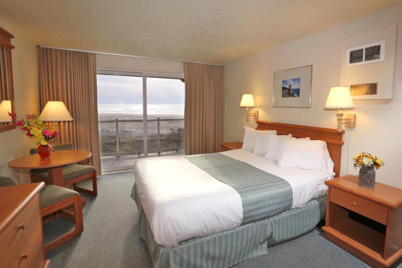 Queen Room at Driftwood Shores Resort And Conference Center