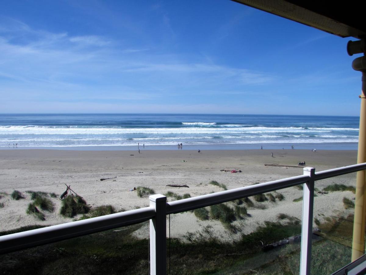 Deluxe King Room at Driftwood Shores Resort And Conference Center