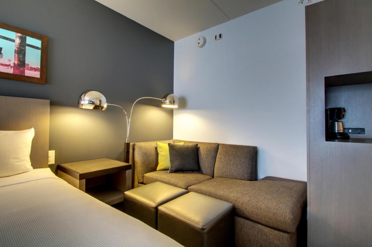 Queen Studio at Hyatt House Chicago/Evanston