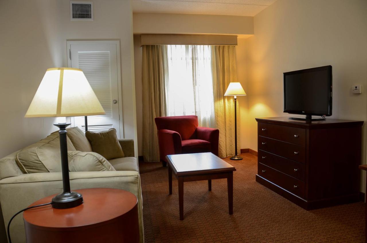 Queen Suite with Two Queen Beds - Lodge at Penn Wells Lodge