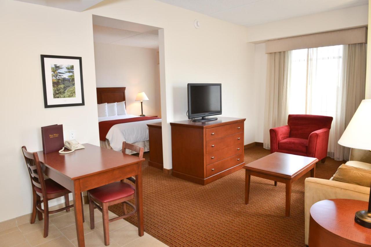 Queen Suite - Mobility Accessible at Penn Wells Lodge