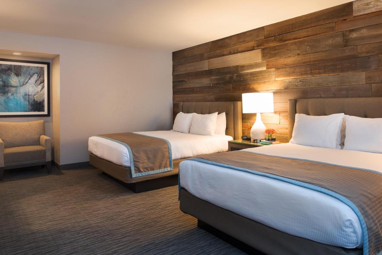 Quadruple Room - Disability Access at Hotel Azure