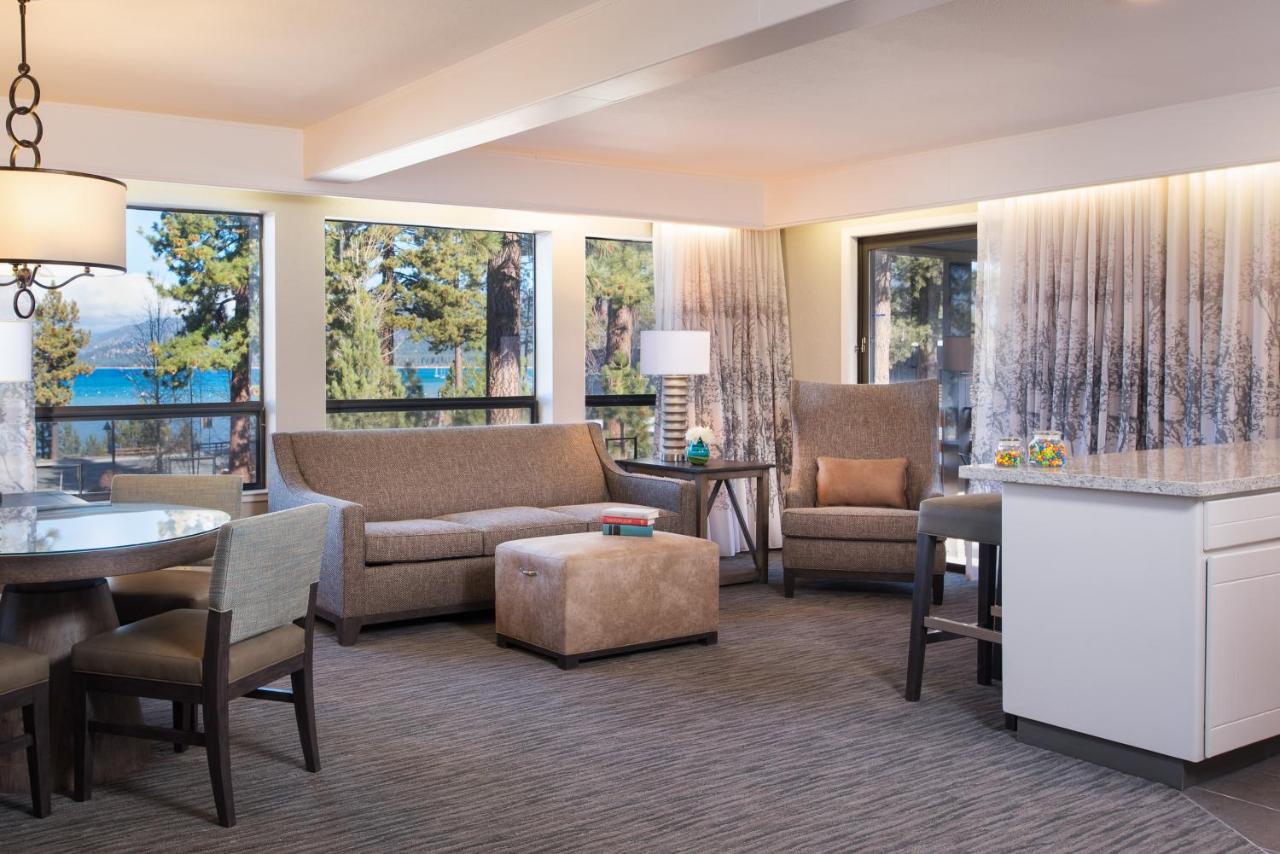 Deluxe One-Bedroom Suite at Hotel Azure