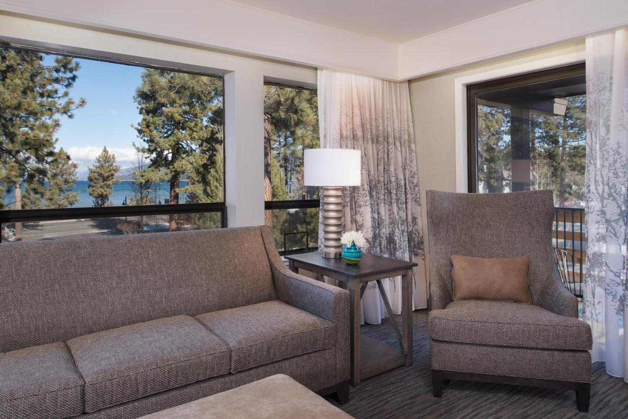 Deluxe One-Bedroom Suite at Hotel Azure