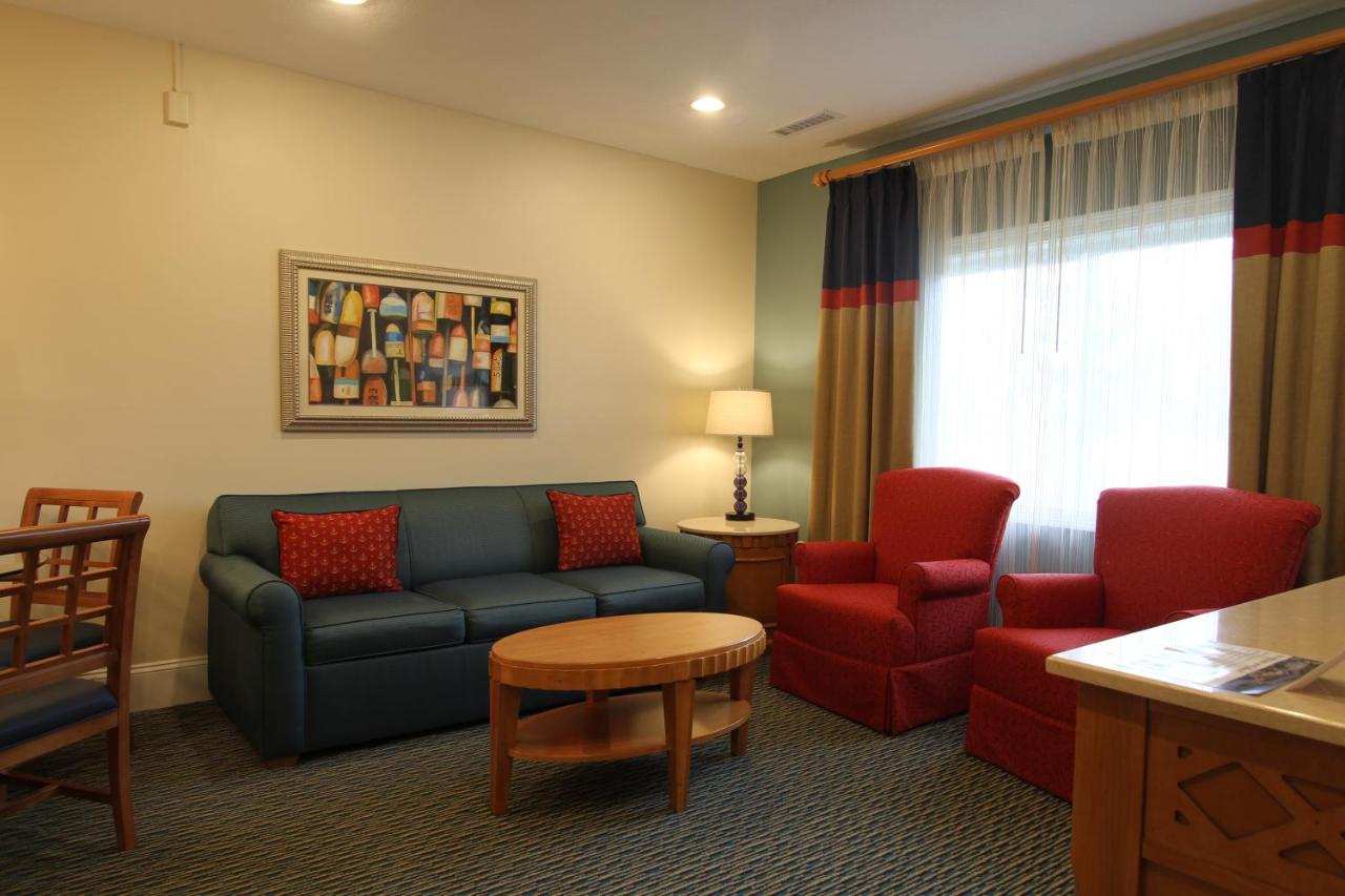 One-Bedroom Suite (S) at The Cove at Yarmouth by Westgate Resorts