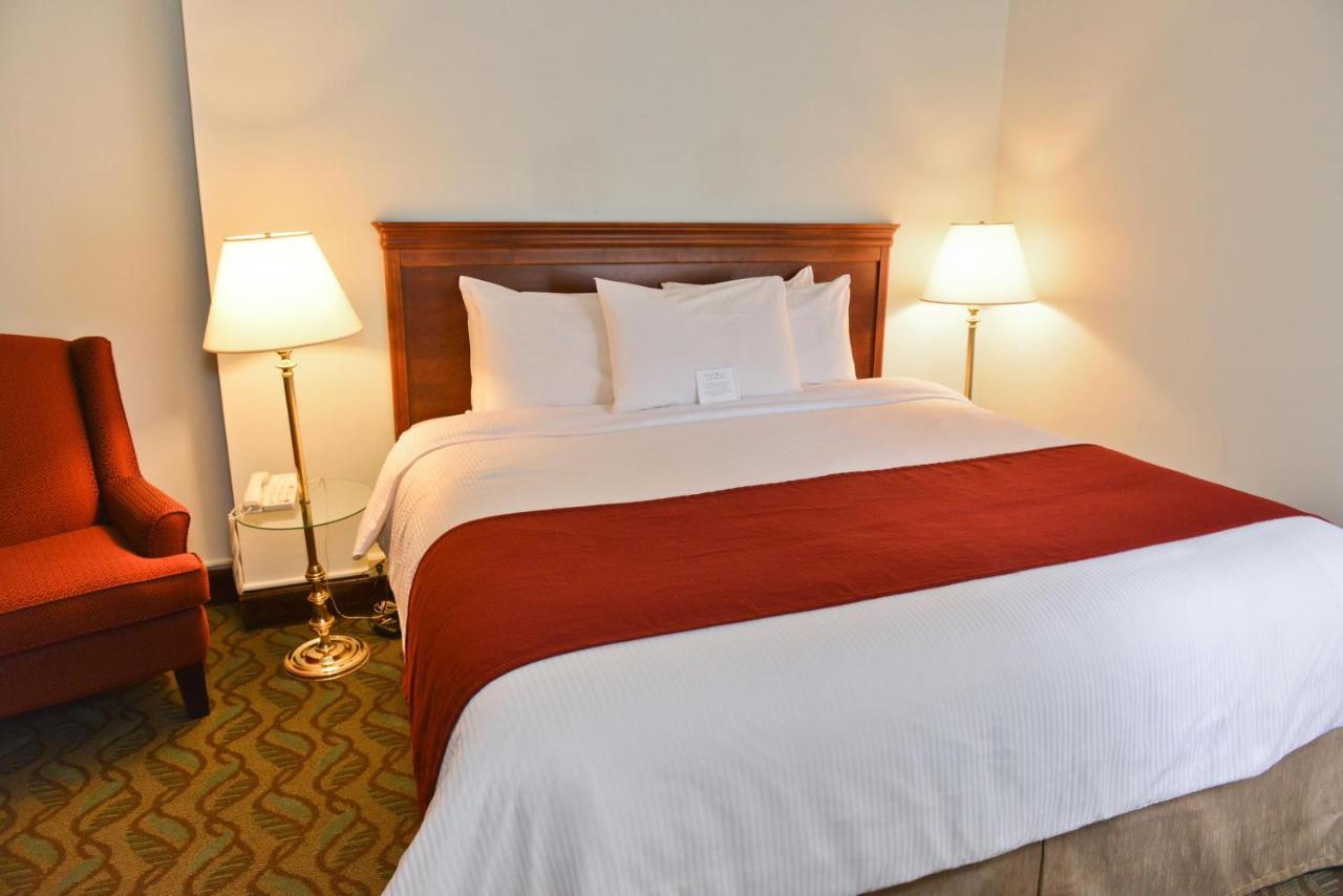 King Room - Hotel at Penn Wells Historic Hotel