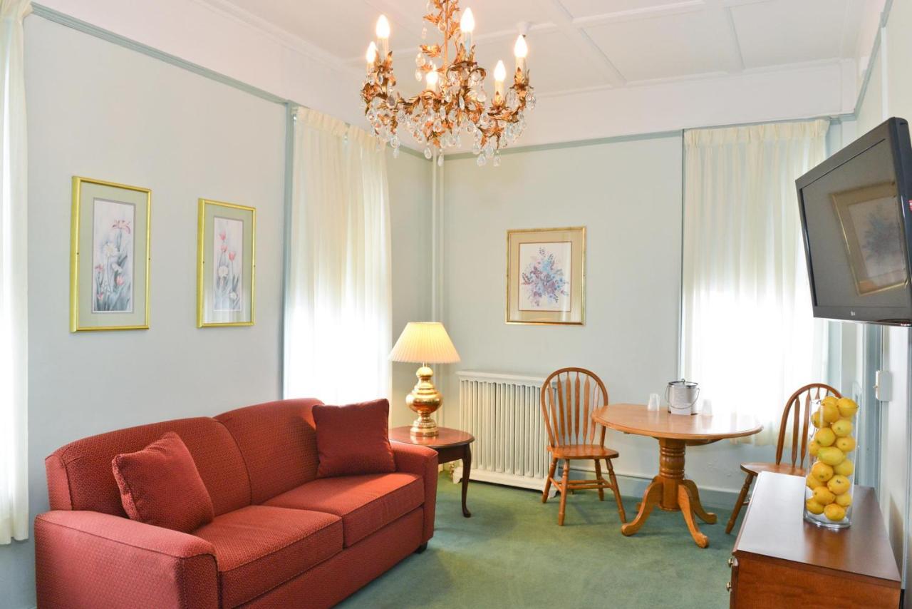 One Bedroom Family Room - Hotel at Penn Wells Historic Hotel
