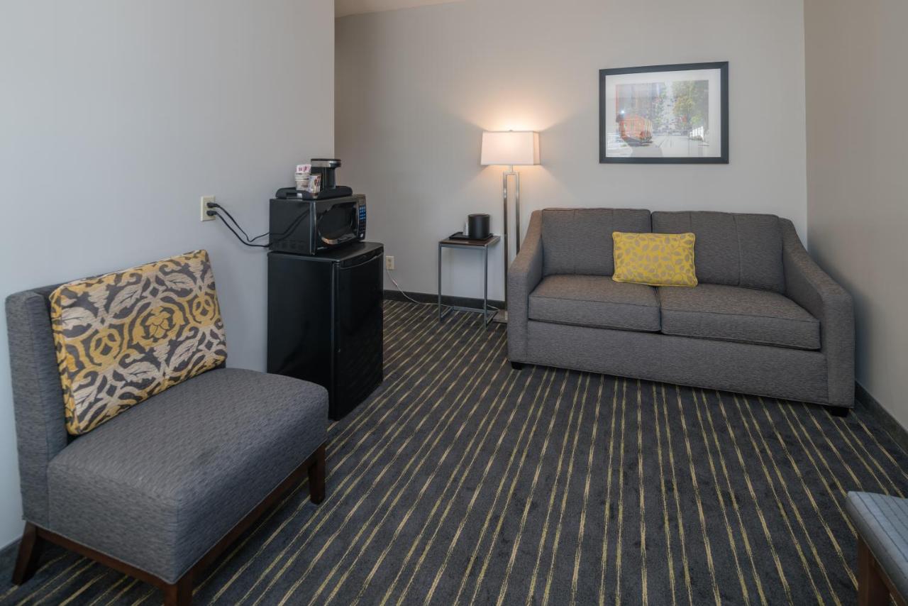 King Suite at Hotel Aura SFO