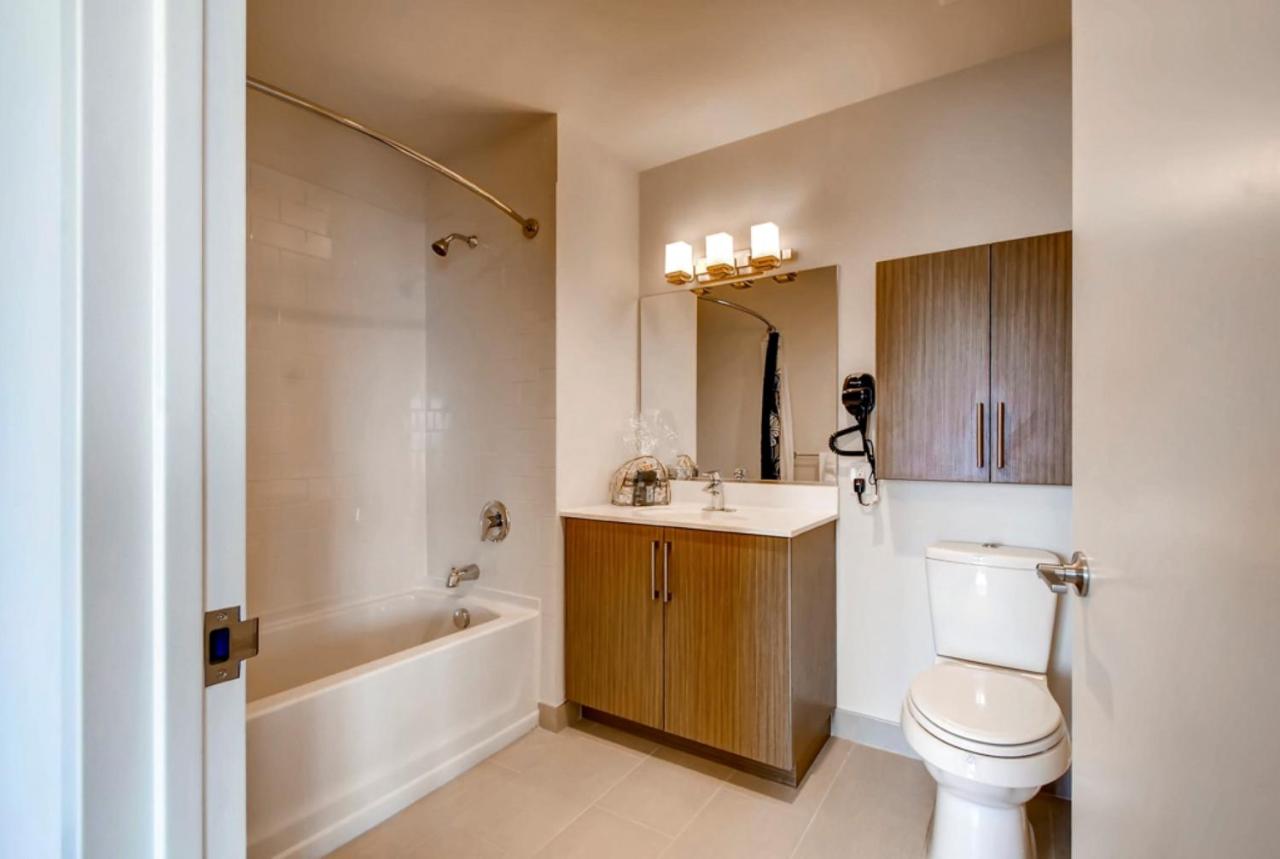 Two-Bedroom Apartment at Skyview Luxury Suites - New York City