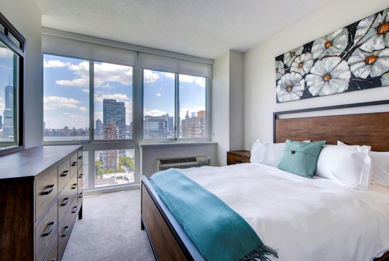 Two-Bedroom Apartment at Skyview Luxury Suites - New York City