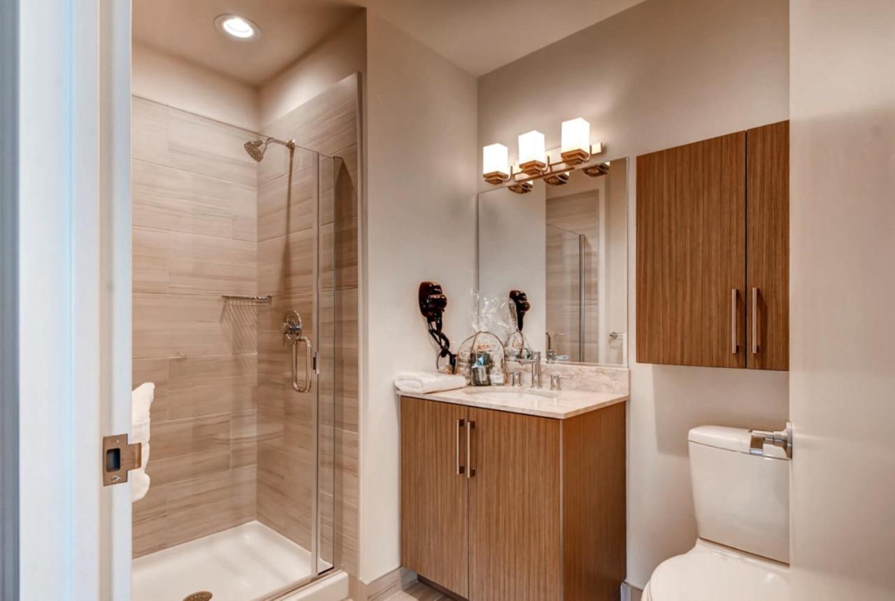 Two-Bedroom Apartment at Skyview Luxury Suites - New York City
